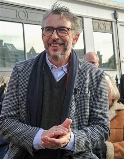 Steve Coogan: Royalists Are ‘Idiots’ Who Support Oppressors of the Working Class