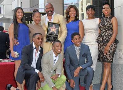 Steve Harvey - Age, Family, Bio