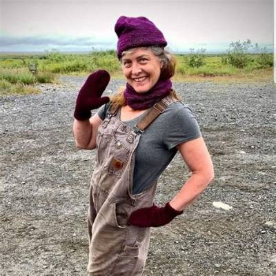 Sue Aikens Bio (Wiki)