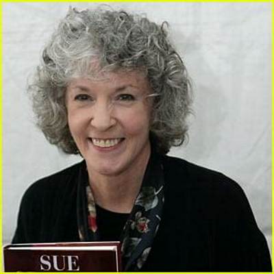 Sue Grafton Dies at 77 Due to Cancer of the Appendix! Know About Her Work, Family, and Tributes!