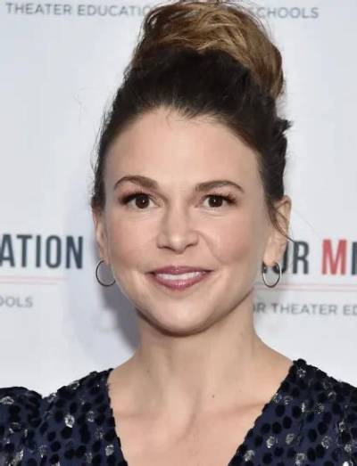 Sutton Foster Height, Weight, Net Worth, Age, Birthday, Wikipedia, Who, Nationality, Biography