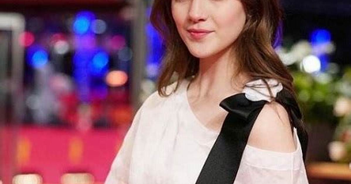 Talia Ryder Bio (Wiki)