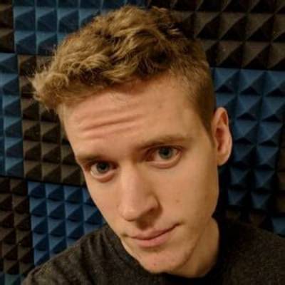 Taran Armstrong - Age, Family, Bio