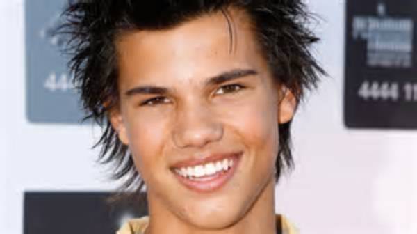 Taylor Lautner Has Been Letting Fans Say His Name Wrong 'This Entire Time'