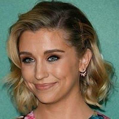 Taylor Misiak - Age, Family, Bio