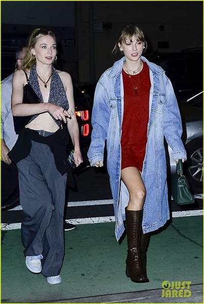 Taylor Swift & Sophie Turner Had Dinner at via Carota in Nyc Last Night