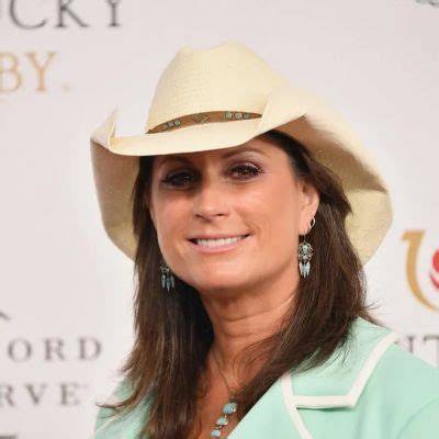 Terri Clark Bio (Wiki)
