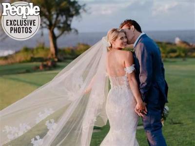 “The Bachelor” Star Lesley Murphy Got Married to Her Fiancé Alex Kavanagh