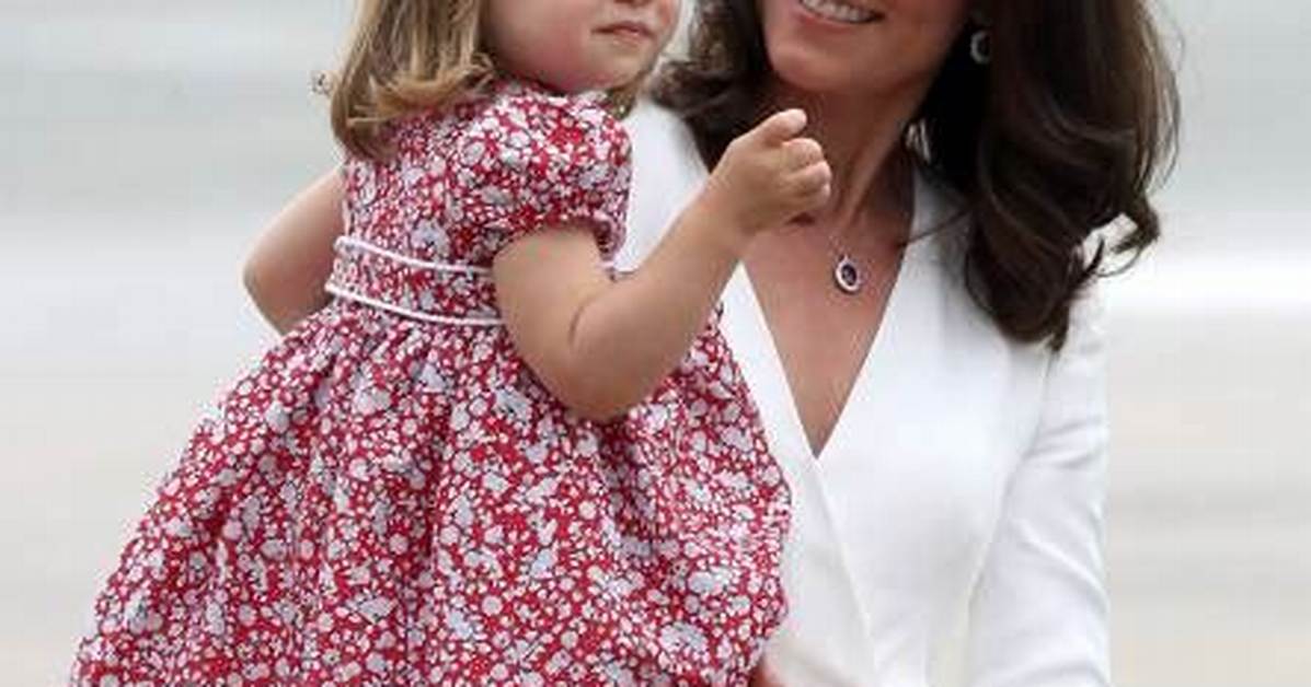 The Duke & Duchess of Cambridge Took Charlotte & George to School Today