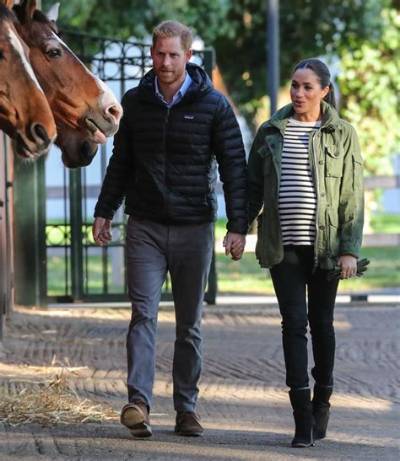 The Duke & Duchess of Sussex Went Down to a Local Pub for a Sunday Roast