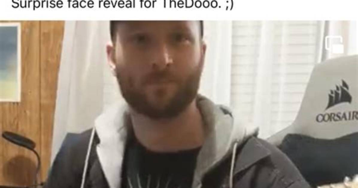 The Internet Reacts to Thedooo Face Reveal