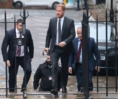 The Mail Openly Begs Border Agents to Refuse Prince Harry Re-Entry to the Us