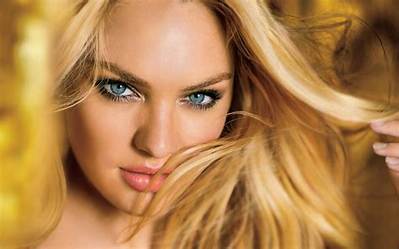 The Many Faces of Candice Swanepoel’s……. Feet?