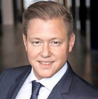 Timo Herzberg Wikipedia and Bio: Signa Ceo Age and Wife