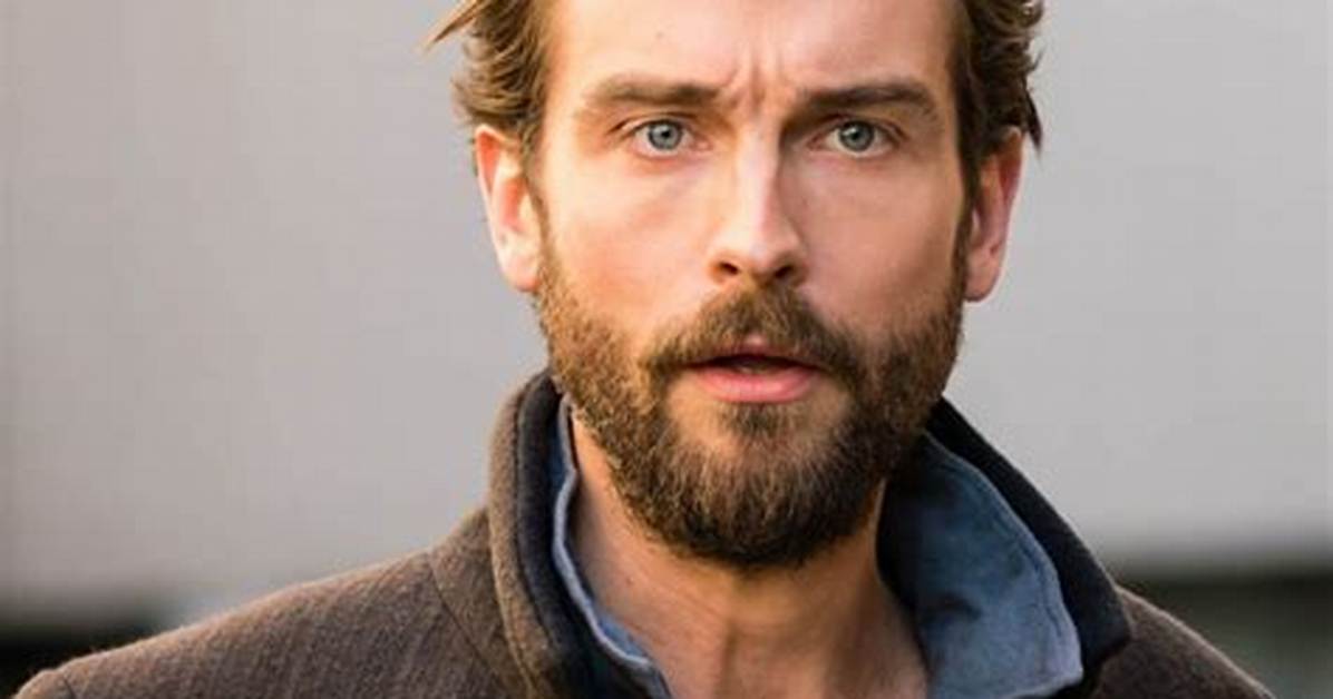 Tom Mison Bio (Wiki)