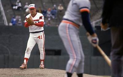 Tom Seaver Net Worth - Wiki, Age, Weight and Height, Relationships, Family, and More