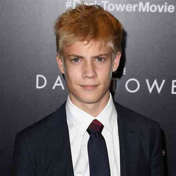 Tom Taylor Height, Weight, Net Worth, Age, Birthday, Wikipedia, Who, Nationality, Biography