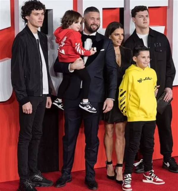 Tony Bellew Brother Liam Bellew, Sister and Mum
