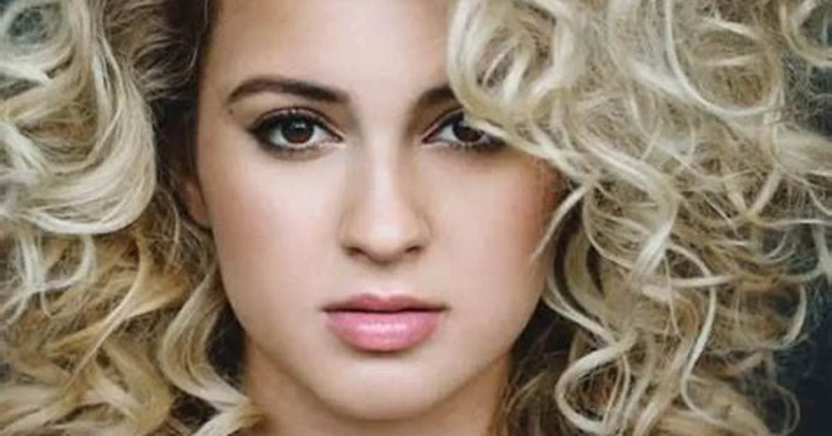 Tori Kelly Height, Weight, Net Worth, Age, Birthday, Wikipedia, Who, Nationality, Biography