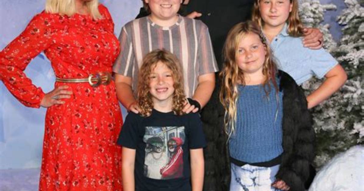 Tori Spelling Hasn’t Gone to the Bathroom Alone in 18 Year's