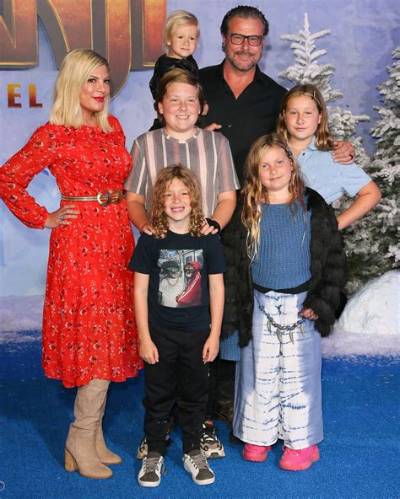 Tori Spelling Hasn’t Gone to the Bathroom Alone in 18 Year's
