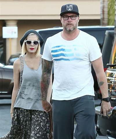 Tori Spelling’s Rack Is ‘Expired & Recalled’ but She Fears Losing Her Implants