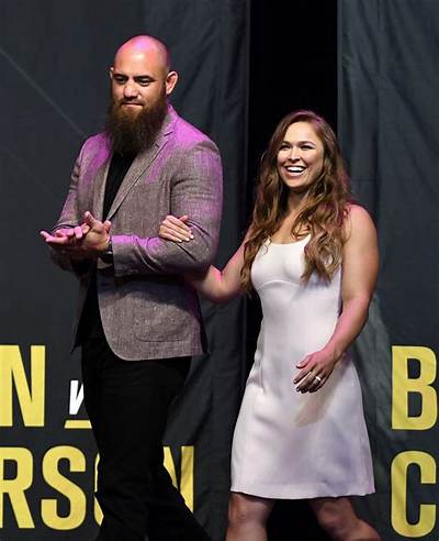 Travis Browne Bio (Wiki)