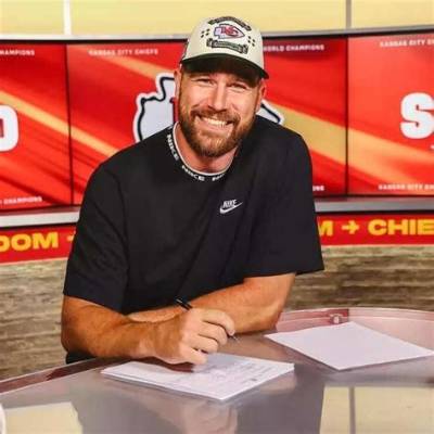 Travis Kelce 'Could Spend $1 Million on an Engagement Ring for Taylor Swift', Expert Says
