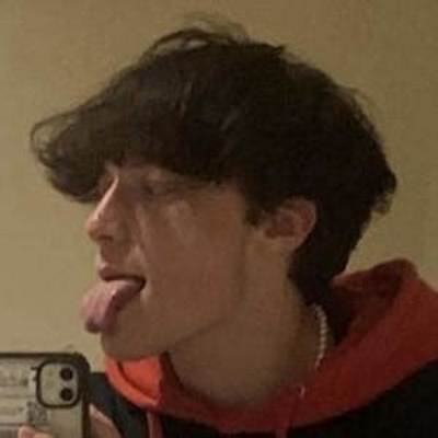 Travis Riker - Age, Family, Bio