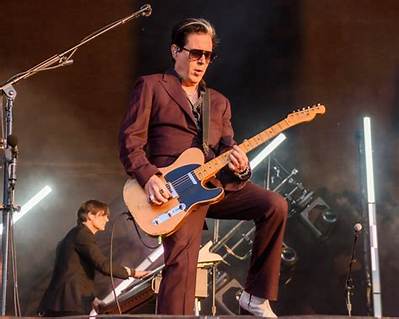 Troy Van Leeuwen - Age, Family, Bio
