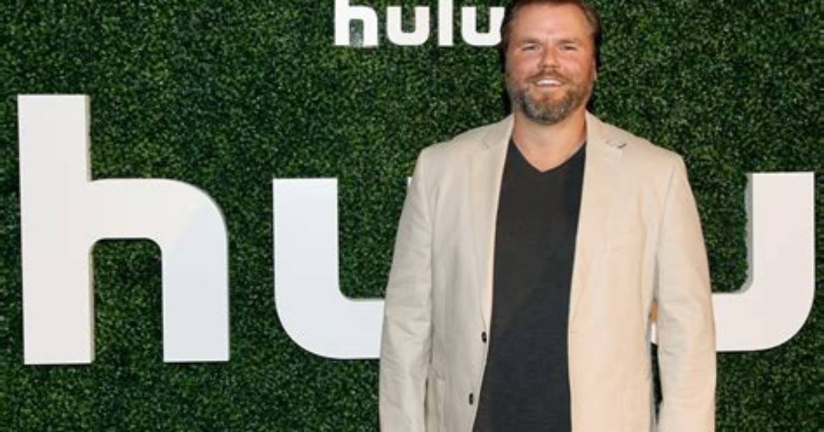 Tyler Labine Net Worth - Wiki, Age, Weight and Height, Relationships, Family, and More
