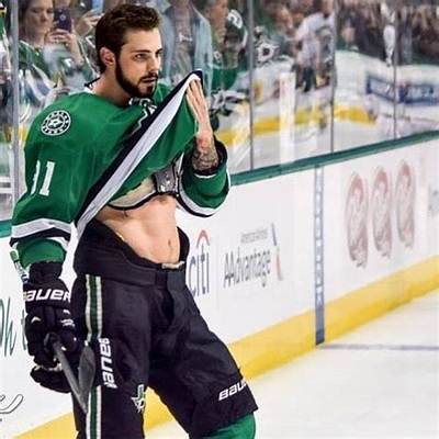 Tyler Seguin Height, Weight, Net Worth, Age, Birthday, Wikipedia, Who, Nationality, Biography