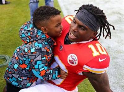 Tyreek Hill Wiki, Biography, Age, Career, Height, Salary, Girlfriend, Parents, Net Worth