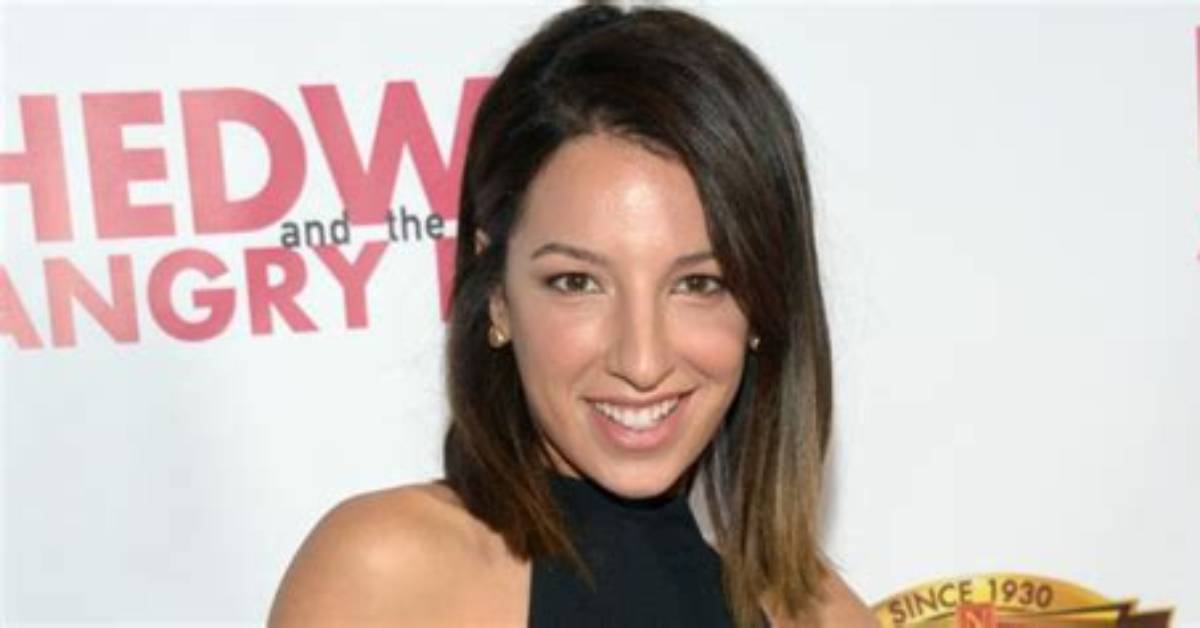 Vanessa Lengies (Glee) Wiki Bio, Net Worth, Height, Parents, Job, Sister