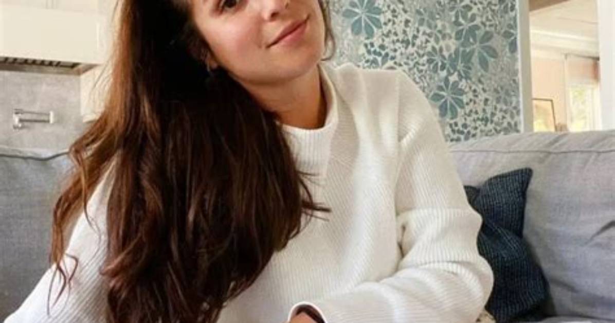 Victoria Aveyard - Age, Family, Bio
