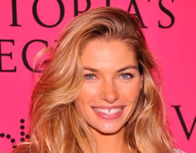 Victoria’s Secret Model Jessica Hart Disses Taylor Swift