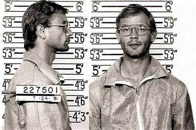 What Age Did Jeffrey Dahmer Get Arrested? Where Is He Buried- Family Background
