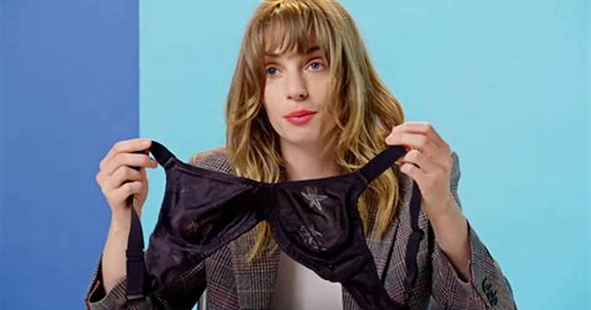 What Bra Size Is Maya Hawke?