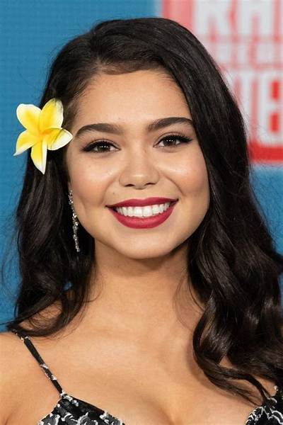 What Is Auli’i Cravalho Nationality?