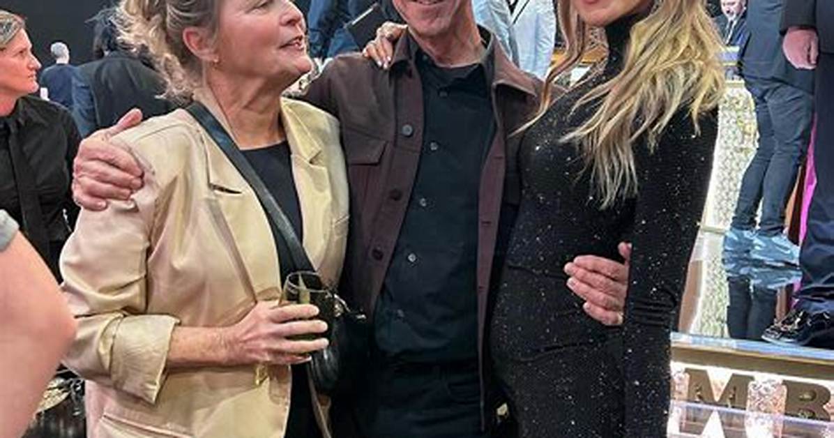 What Is Nikki Glaser Father Ej Glaser Net Worth 2022? Meet the Fboy Island Host Family