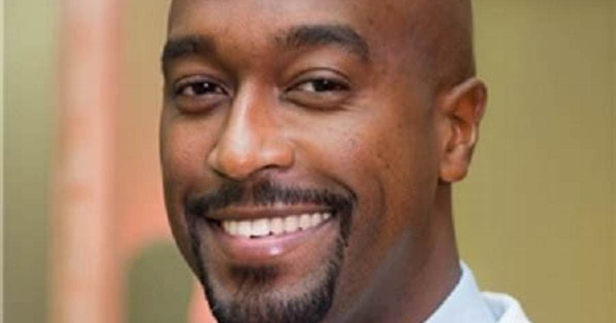 What Is Plastic Surgeon, Dr. Marcus Crawford Relationship Status? Is He Dating Girlfriend?