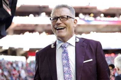 What Is the American Sports Commentor Howie Long Net Worth?