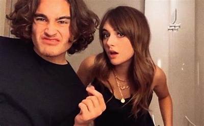 What's British Actress, Emilia Jones Relationship Status? Her Recent Role on Locke & Key!
