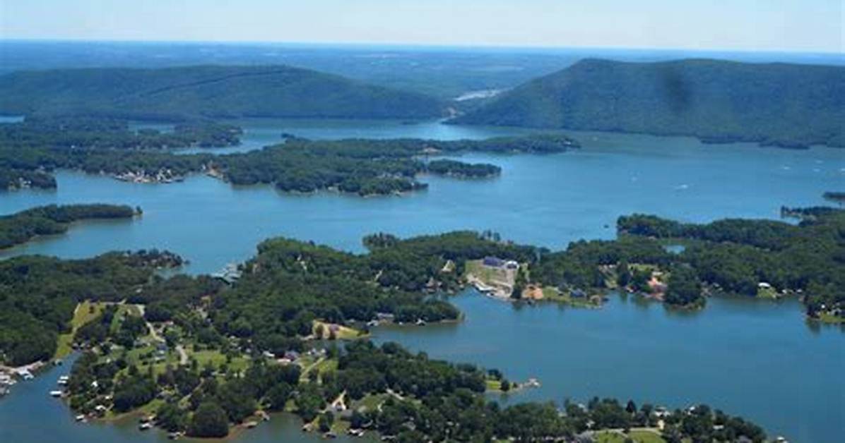 What Town Is Under Smith Mountain Lake?