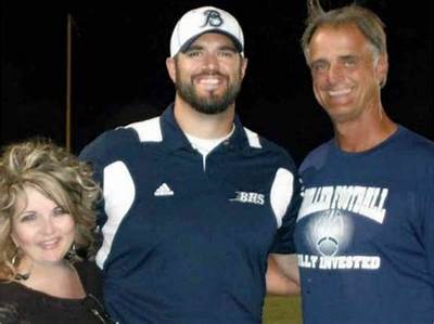 Who Are Derek Carrs Parents? Derek Carr Biography, Parents Name and More