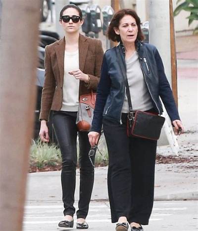Who Are Emmy Rossum Parents? Mother Cheryl and Father Name – Sister Ethnicity