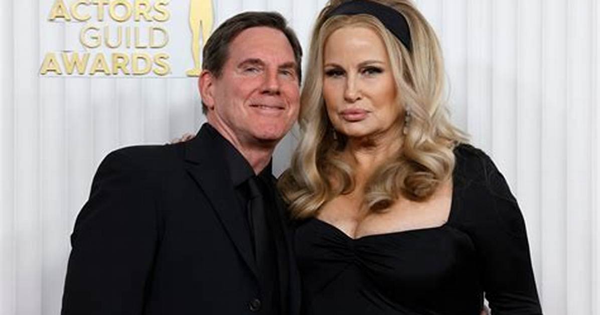 Who Are Jennifer Coolidges Parents? Jennifer Coolidge Biography, Parents Name, Nationality and More