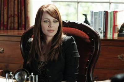 Who Is Actress Melinda Clarke from “Vampire Diaries”? Her Bio: Age, Career, Marriage, Divorce, Net Worth, Relationships