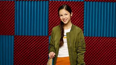 Who Is Actress Olivia Rodrigo from “Bizaardvark”? Her Wiki: Height, Birthday, Interview, Parents, Affairs, Boyfriend, Ethnicity