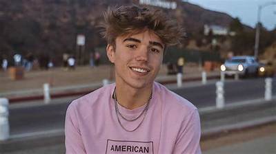 Who Is Bryce Parker Dating?
